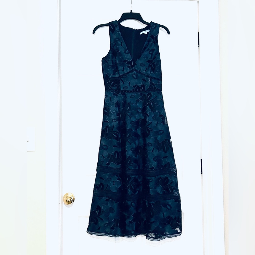 Antonio Melani navy lace overlay tea length dress size 2
